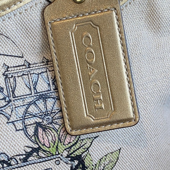 Coach Cream and Gold Shoulder Bag - Picture 4 of 17